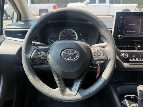 Used 2020 Toyota Corolla LE FWD image 13