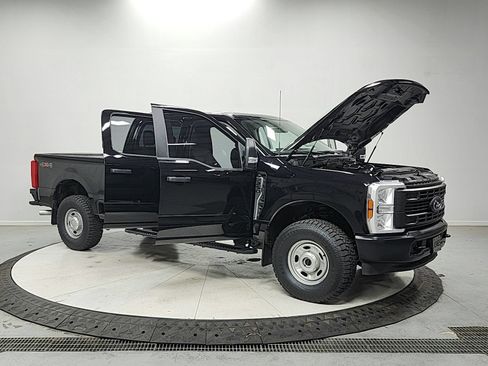 Used 2024 Ford F250 XL w/ XL Off-Road Package AWD/4WD image 9