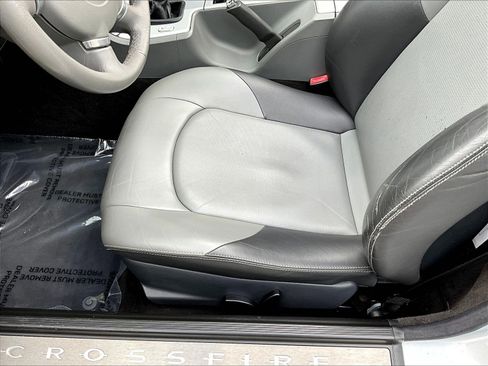 Used 2007 Chrysler Crossfire Limited RWD image 31