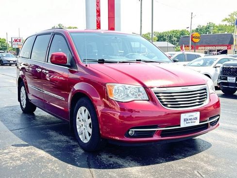 Used 2015 Chrysler Town & Country Touring w/ Driver Convenience Group FWD image 14