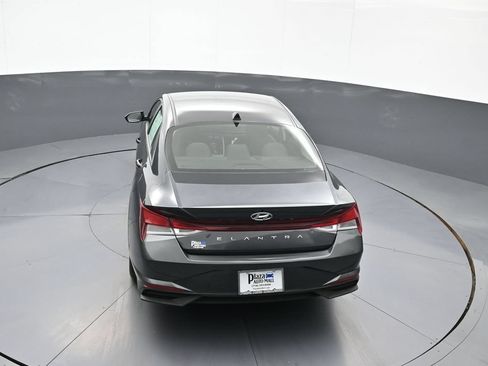 Certified 2021 Hyundai Elantra SE FWD image 38