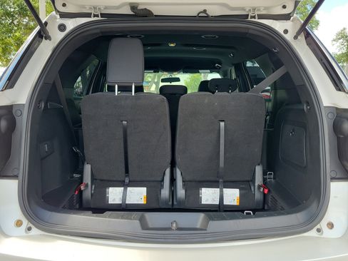 Used 2017 Ford Explorer XLT FWD image 10