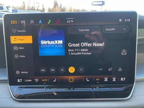 Used 2025 Volkswagen Tiguan SE w/ Panoramic Sunroof Package image 18