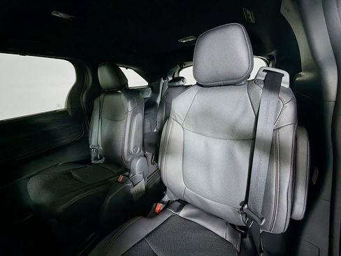 New 2026 Toyota Sienna Platinum AWD/4WD image 18