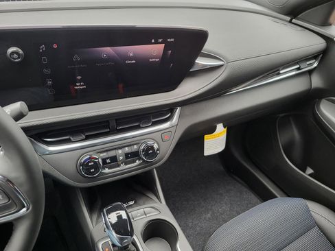 New 2026 Buick Envista Sport Touring w/ Convenience I Package FWD image 8