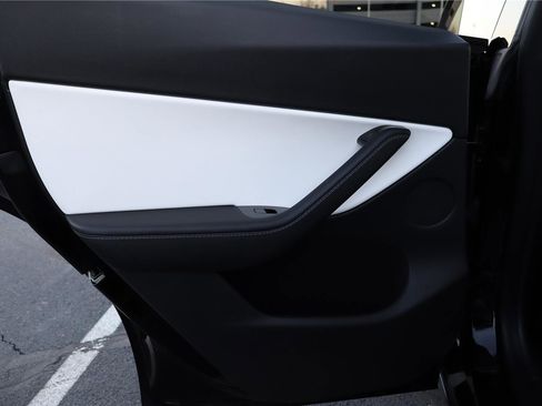 Used 2020 Tesla Model Y Performance image 23