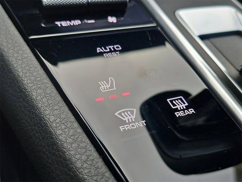 Certified 2022 Porsche Cayenne Coupe image 23