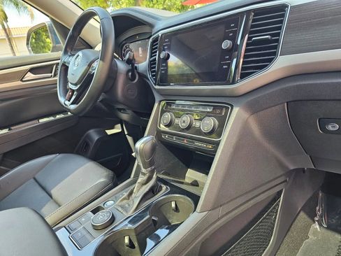 Used 2019 Volkswagen Atlas SEL image 19