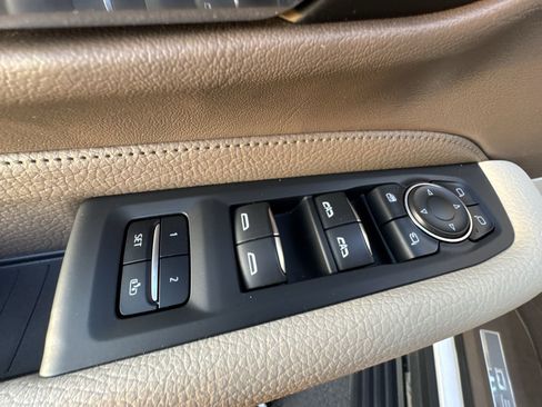 Used 2021 GMC Yukon XL Denali w/ Denali Premium Package image 13