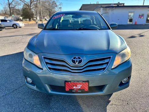 Used 2011 Toyota Camry XLE w/ XLE Extra-Value Pkg #1 FWD image 9