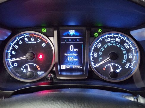 Used 2020 Toyota Tacoma SR5 RWD image 35