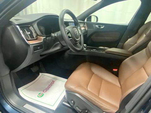 Used 2024 Volvo XC60 B5 Plus w/ Climate Package AWD/4WD image 10