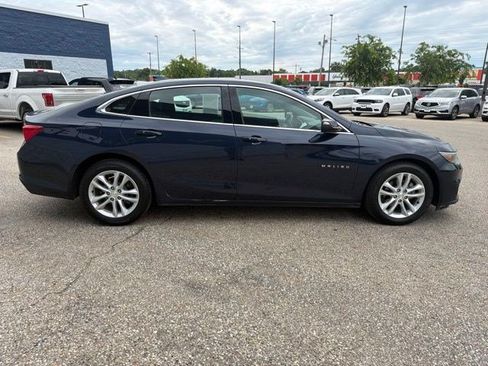 Used 2017 Chevrolet Malibu LT FWD image 6