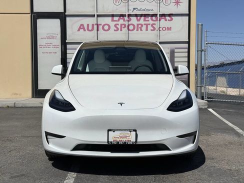 Used 2024 Tesla Model Y Long Range AWD/4WD image 3