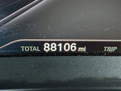 Used 2018 BMW M550i xDrive image 10