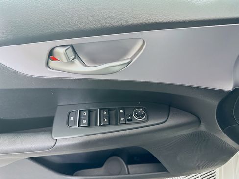 Used 2024 Kia Forte LXS image 15