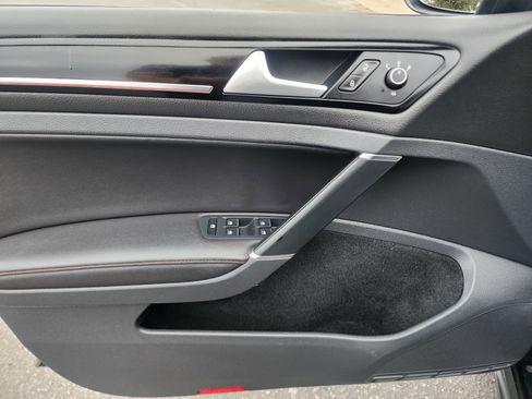 Used 2016 Volkswagen GTI SE image 22