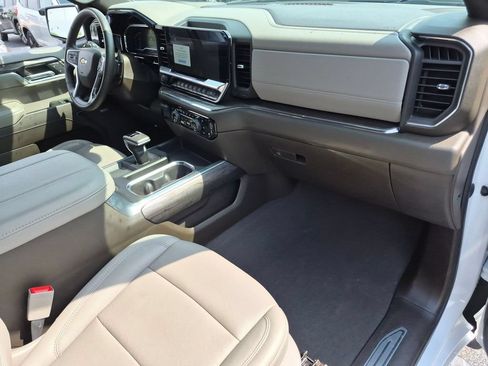 Used 2023 Chevrolet Silverado 1500 LTZ AWD/4WD image 28
