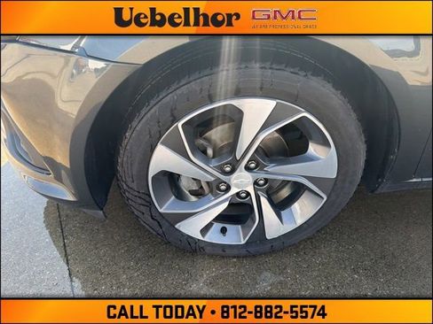 Used 2020 Chevrolet Sonic Premier image 13