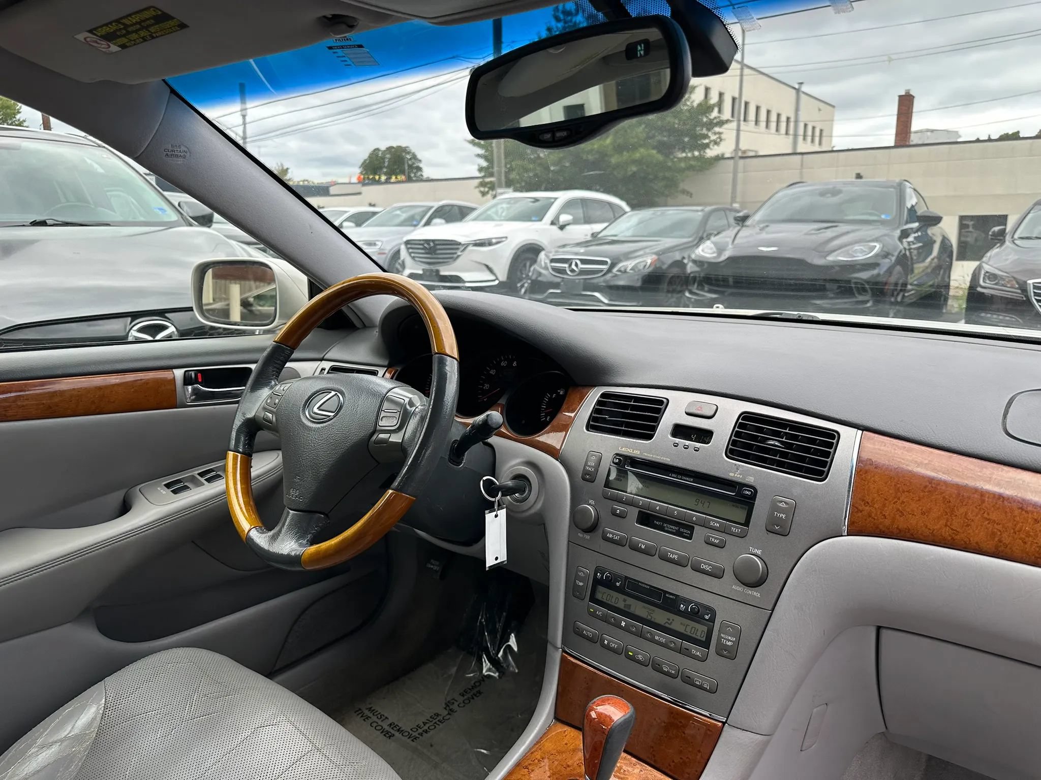 Used 2005 Lexus ES 330 w/ Preferred Accessory Pkg FWD image 17