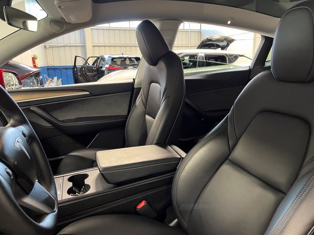 Used 2024 Tesla Model Y Long Range RWD image 24