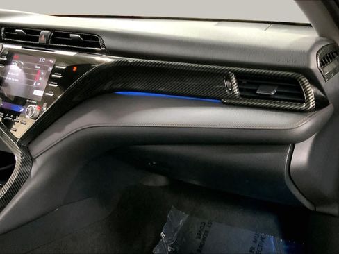 Used 2019 Toyota Camry XLE FWD image 19