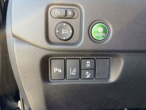 Used 2016 Honda Pilot Touring image 22