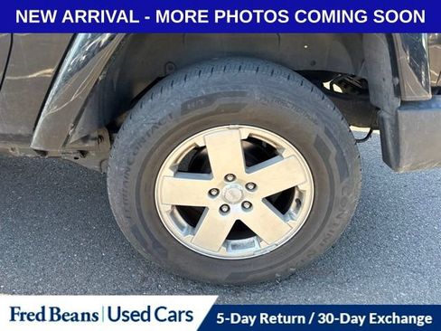 Used 2007 Jeep Wrangler Sahara w/ Dual Top Group AWD/4WD image 13