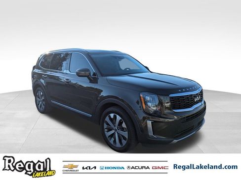 Used 2022 Kia Telluride EX w/ EX Premium Package image 2