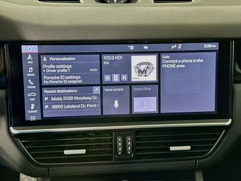 Used 2020 Porsche Cayenne AWD/4WD image 15