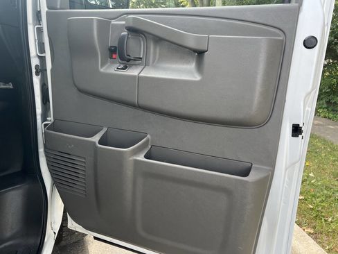 Used 2019 Chevrolet Express 2500 2500 3dr Cargo Van w/ Driver Convenience Package image 27
