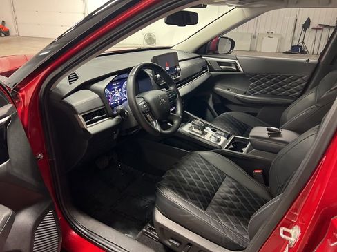 Used 2024 Mitsubishi Outlander SEL image 9