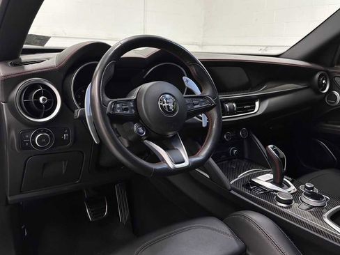 Used 2023 Alfa Romeo Stelvio Estrema image 10