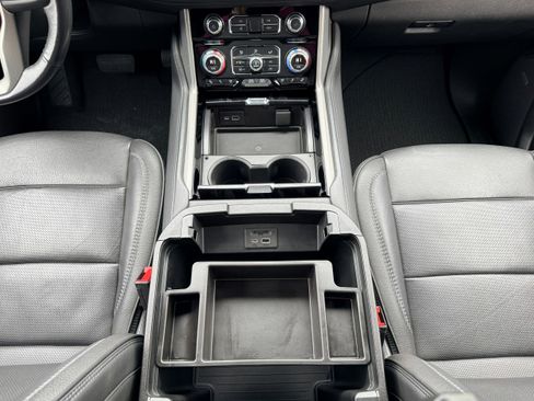 Used 2021 GMC Yukon XL Denali w/ Denali Premium Package image 20