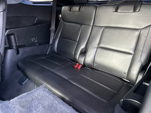 Used 2022 Ford Explorer XLT w/ Equipment Group 202A image 14