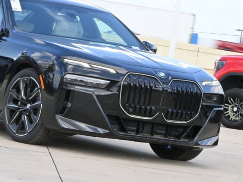 New 2026 BMW 740i xDrive AWD/4WD image 35