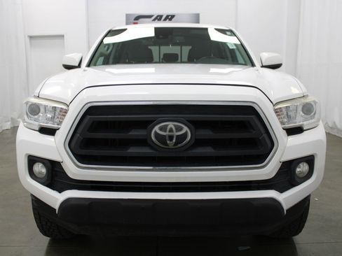 Used 2020 Toyota Tacoma SR5 AWD/4WD image 3