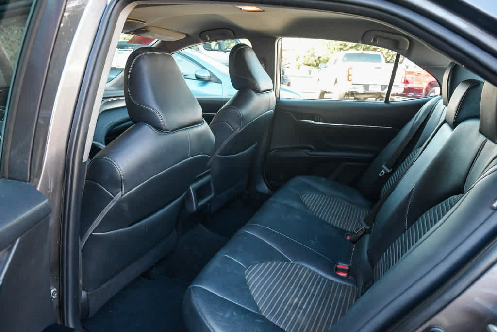 Used 2019 Toyota Camry SE w/ Protection Package (Q2) FWD image 17