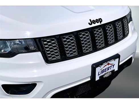 Used 2022 Jeep Grand Cherokee Laredo X AWD/4WD image 26