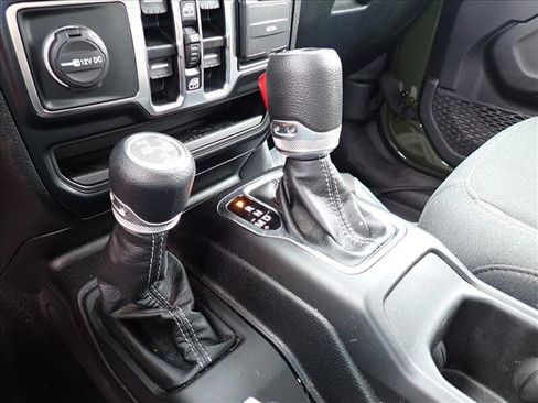 Used 2024 Jeep Wrangler Unlimited AWD/4WD image 10