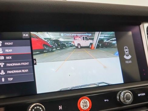 Used 2025 Porsche Macan AWD/4WD image 31