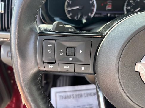 Used 2024 Nissan Pathfinder SL w/ Black Appearance Package FWD image 16