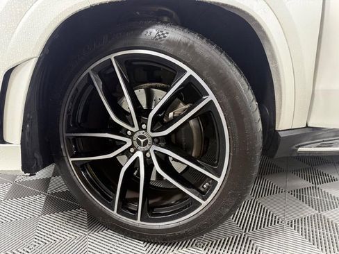 Used 2022 Mercedes-Benz GLS 580 4MATIC image 9