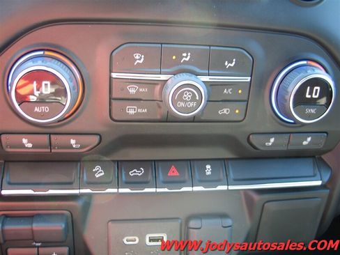 Used 2022 Chevrolet Silverado 2500 LT w/ Convenience Package AWD/4WD image 23