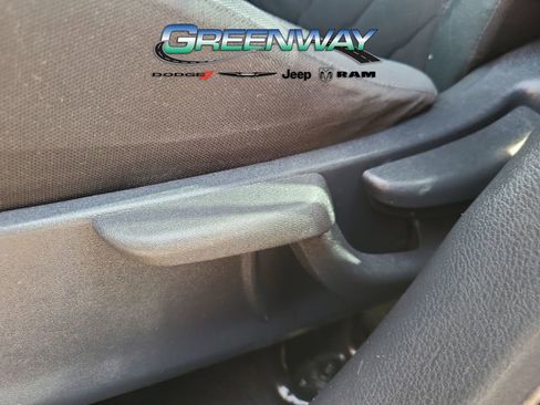 Used 2020 Nissan Kicks SV image 18