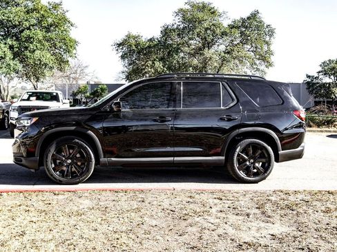 Used 2025 Honda Pilot Black Edition image 8