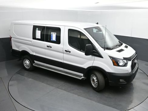 Used 2023 Ford Transit 250 Low Roof AWD w/ Exterior Upgrade Package image 34