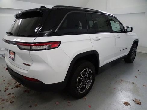 Certified 2022 Jeep Grand Cherokee Trailhawk w/ ADV Protech Group II image 23