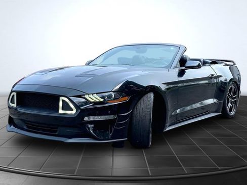 Used 2020 Ford Mustang Premium RWD image 4