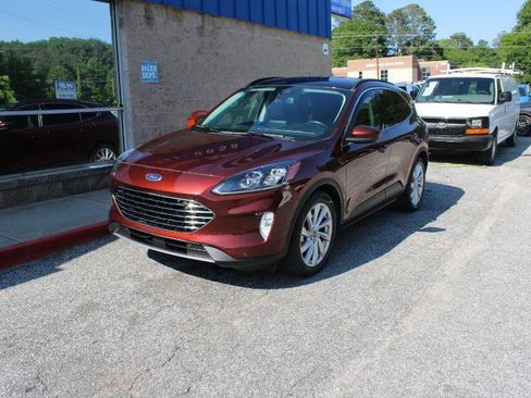 Used 2021 Ford Escape Titanium w/ Titanium Elite Package FWD image 3